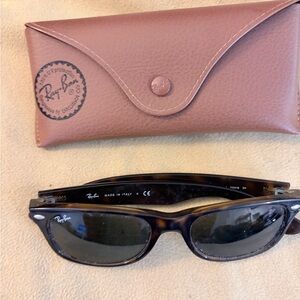 Ray-Ban Men’s Tortoiseshell Sunglasses with Brown Case